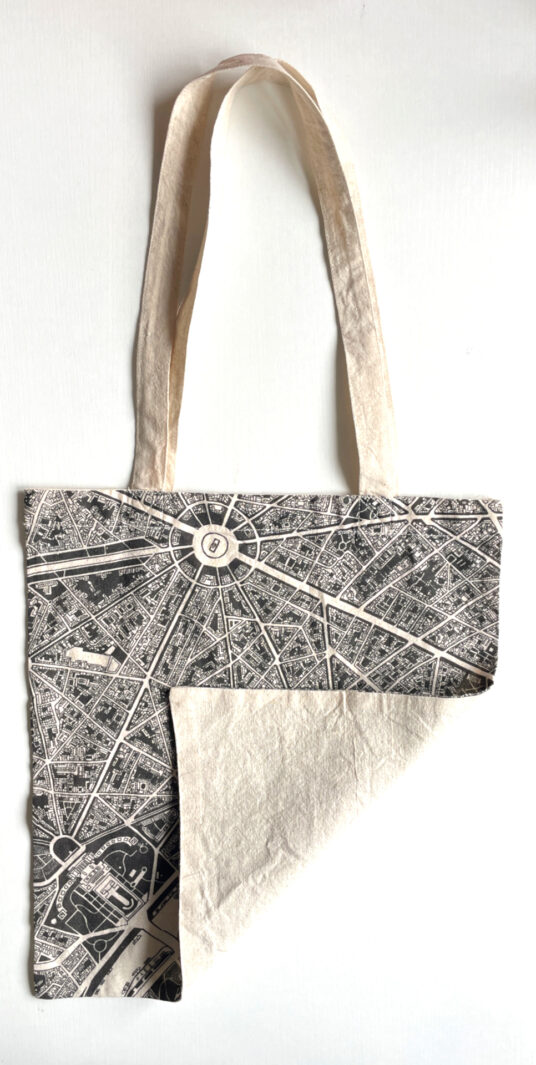 Paris Etoile on Tote - Image 2
